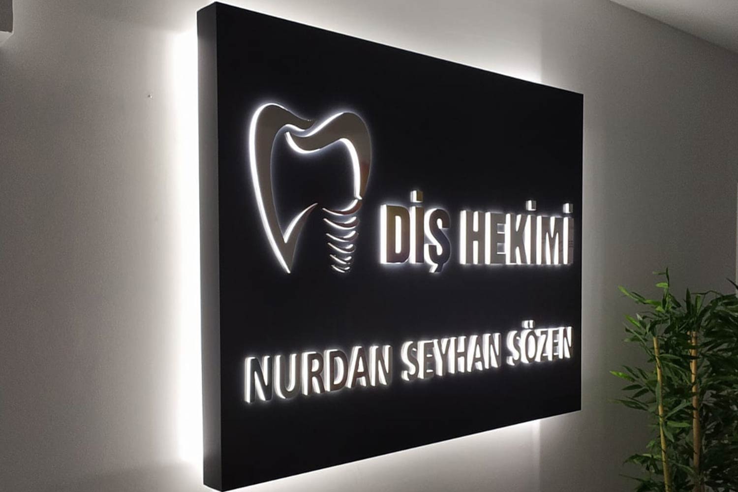 Banko arkası logo tabela iç mekan tabela